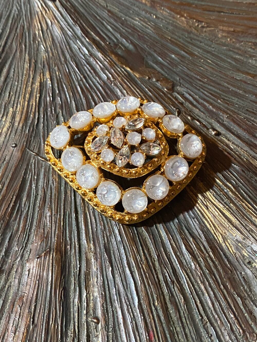 Elegant Vintage Style Gold Tone Rhinestone Brooch Pin